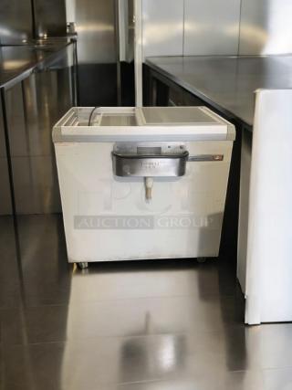 Frigidaire IK 273 commercial ice cream dipping cabinet freezer, very good condition, 115V, made by Vestfrost, Denmark.