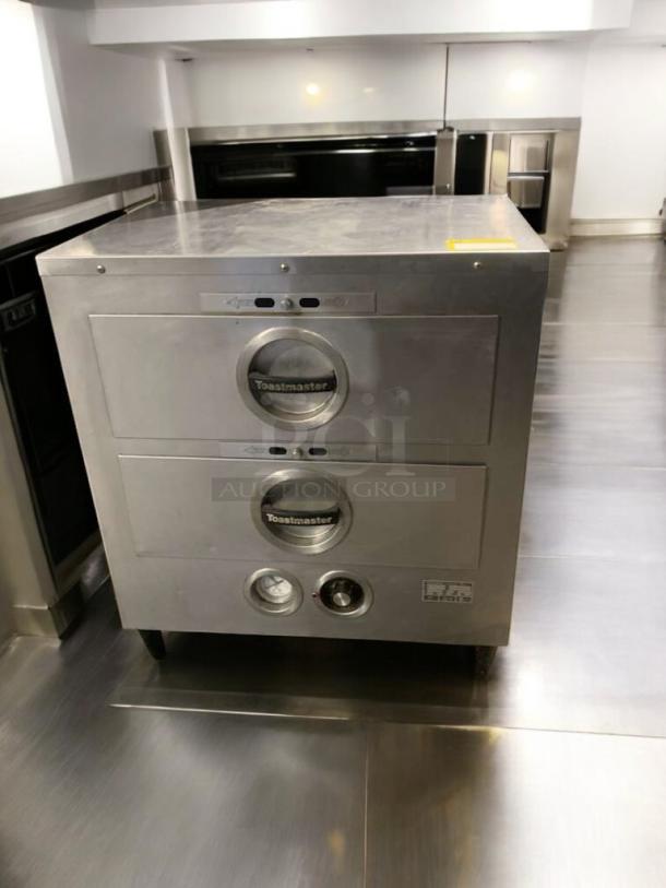Toastmaster Triple Drawer Warmer in prime condition, stainless steel, model features brand logo, fully tested and working.