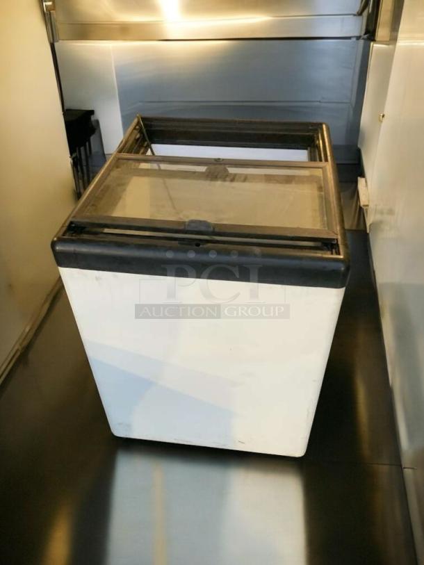 True THF-29FL horizontal glass-top freezer, prime condition, 115V, fully tested and working, by True Manufacturing.