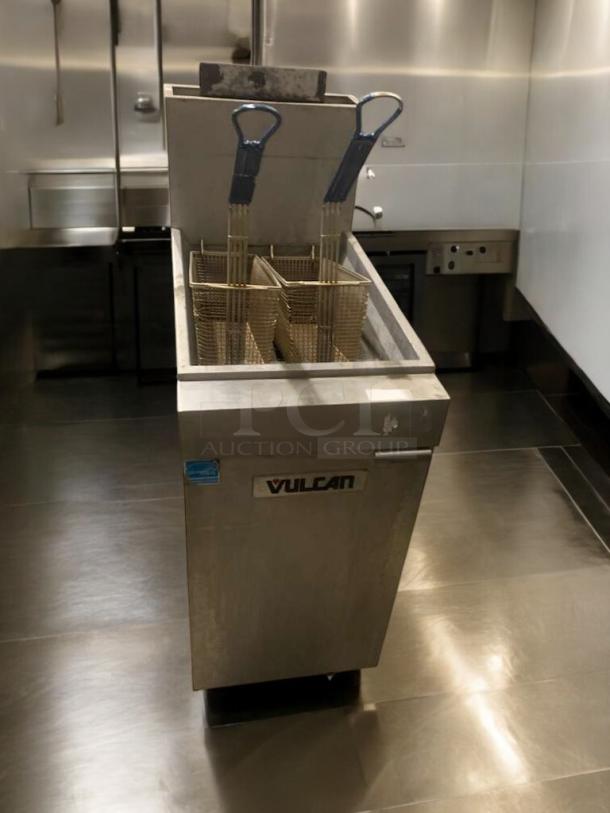 Vulcan 1VEG35M-1 natural gas fryer, outstanding condition, 70,000 BTU, stainless steel finish, includes fry baskets.