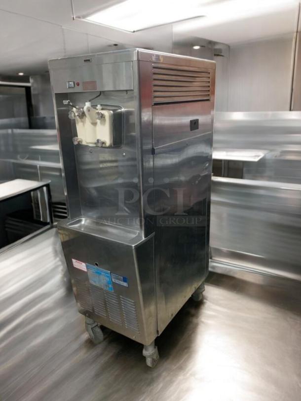 Taylor Soft Serve Ice Cream Machine, Model 20/30 series, single flavor, outstanding condition, fully tested and working.