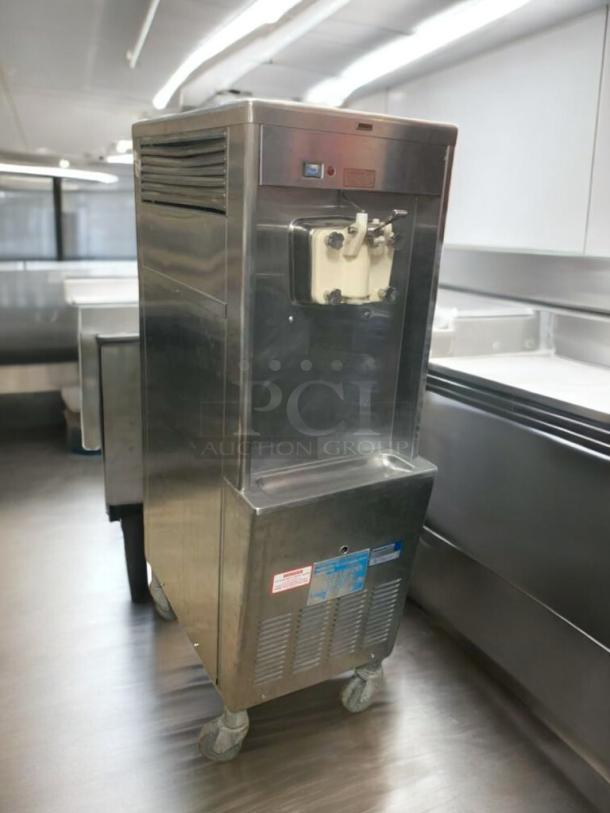 Taylor Soft Serve Ice Cream Machine, 20/30 series, single flavor, excellent condition, tested and working, Taylor Freezer.