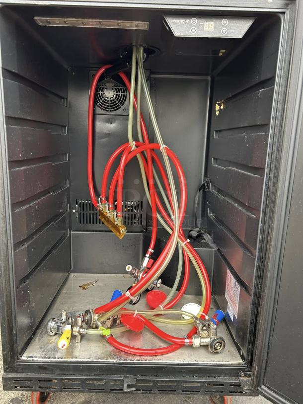 Edgestar Br7001 kegerator conversion refrigerator, excellent condition, with hoses and controls, tested and working.