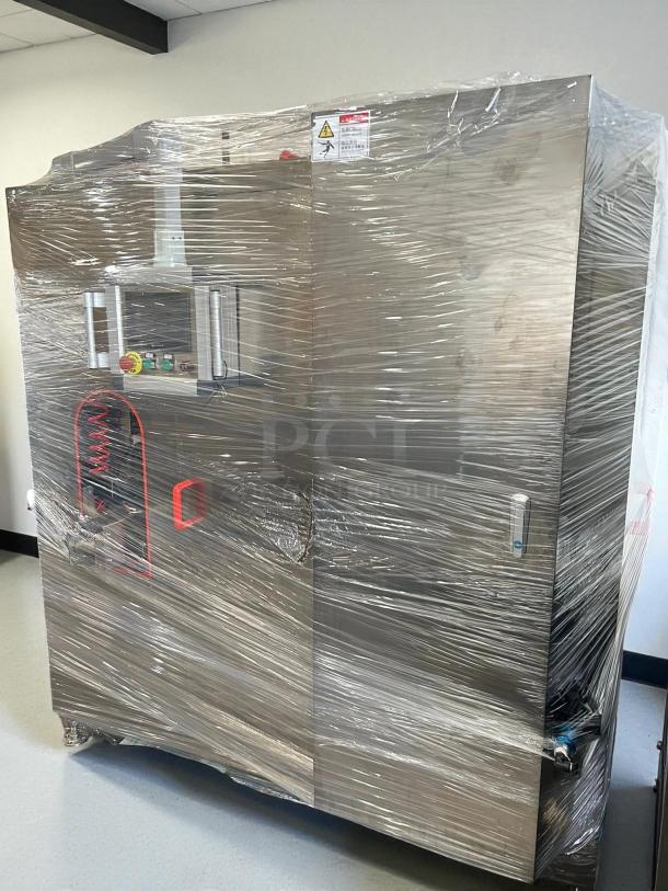 Automatic packing machine, great condition, high voltage 340v, wrapped in protective plastic. Tested and working.