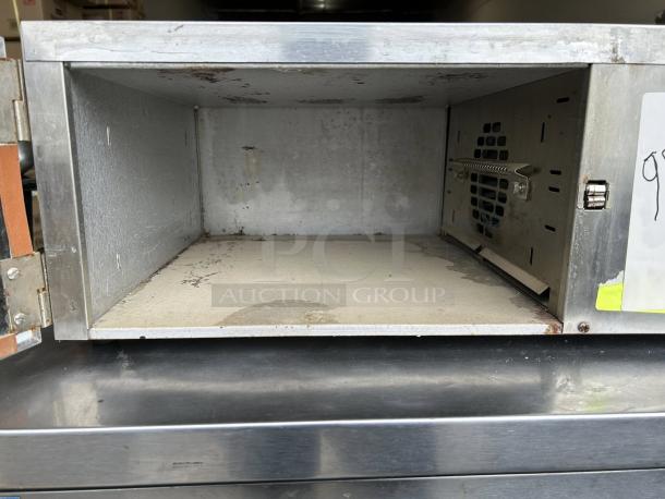 Wisco 616B Commercial Convection Oven, stainless steel, single door, tested and working, interior view, great condition.