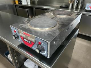 Nemco 6310-2-240 cast iron alloy burner with two 1.5kW elements, excellent condition, tested and working, with control knobs.