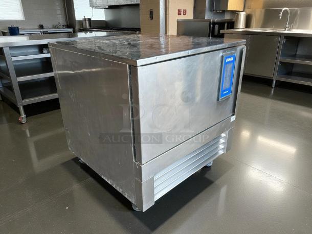 Irinox MF 30.2 PLUS blast chiller, stainless steel, 30 kg capacity, excellent condition, blue digital control panel.
