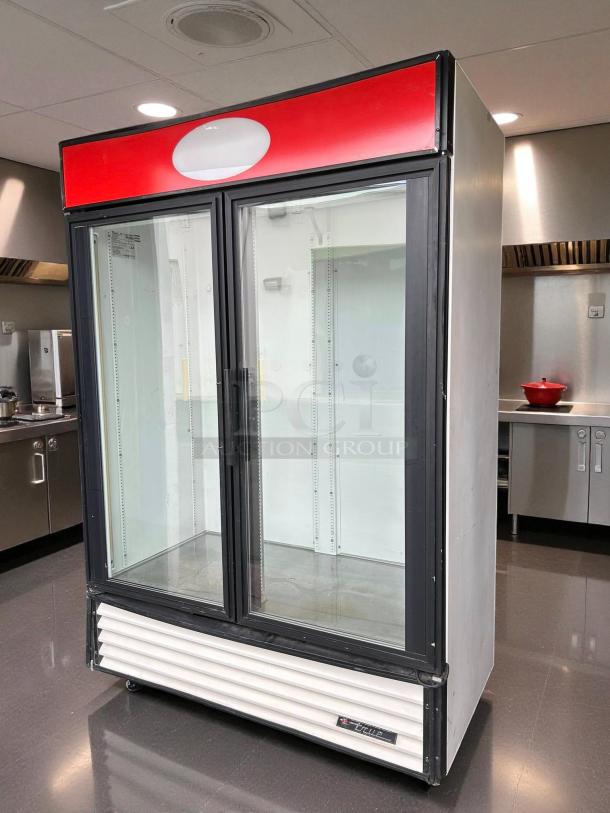 True GDM-49-HC~TSL01 Black Refrigerated Glass Door Merchandiser, 54 1/4", excellent condition, tested and working.