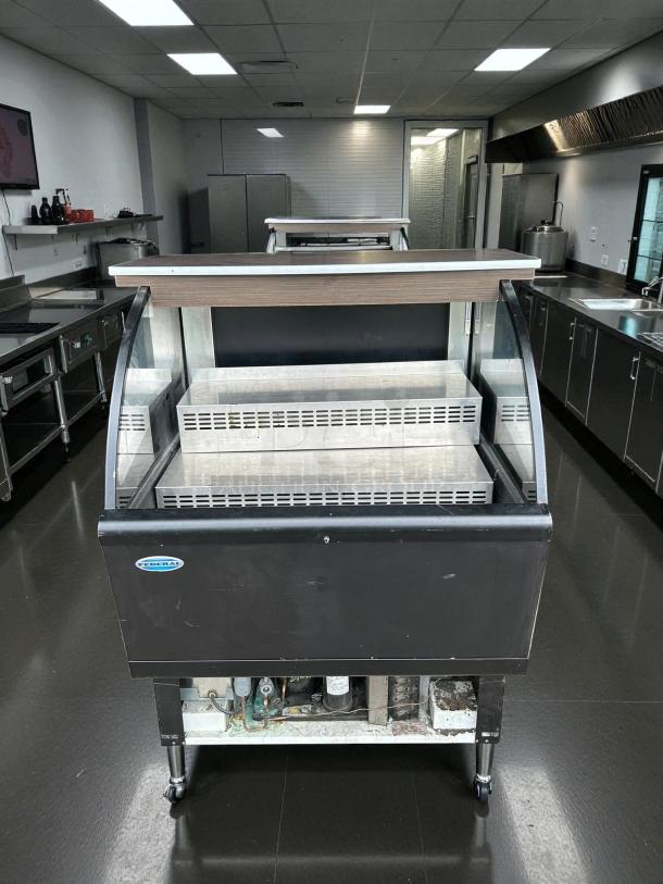 Federal LPRSS3 36" horizontal open air cooler, 3 levels, 120v, good condition. Tested and working.