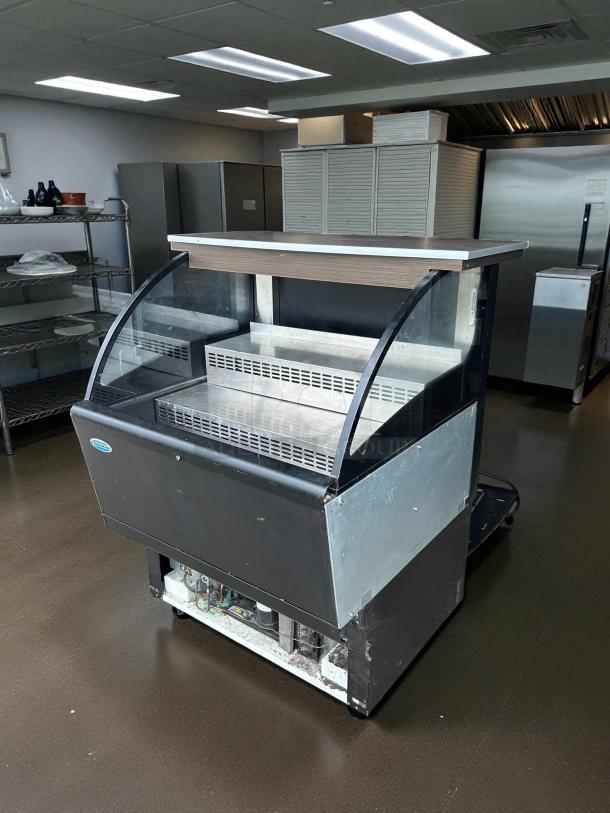 Federal LPRSS3 36" Horizontal Open Air Cooler with 3 levels, tested and working, in good condition. Potential for retail or display use.