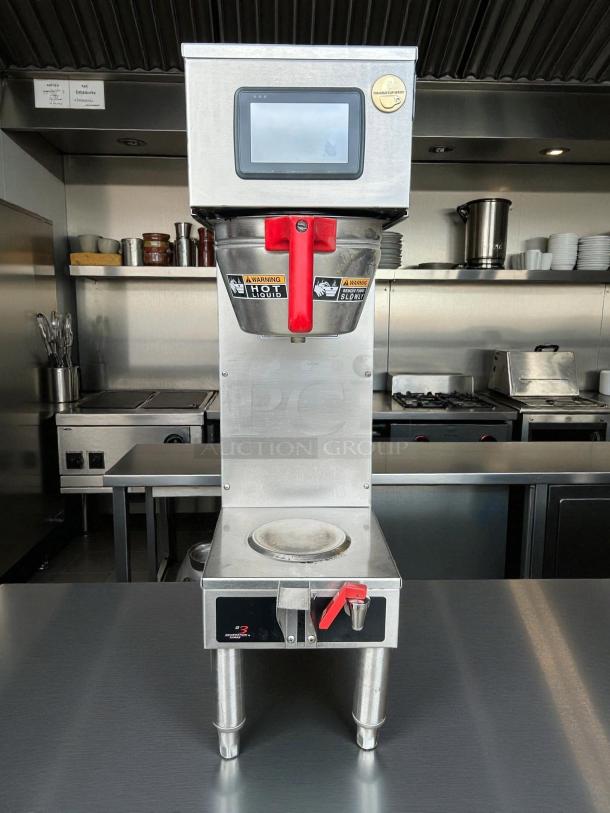 Curtis G4GEMS63A1000 coffee brewer in great condition, 1.5 gal capacity, 110/220v, dispenser, tested and working.