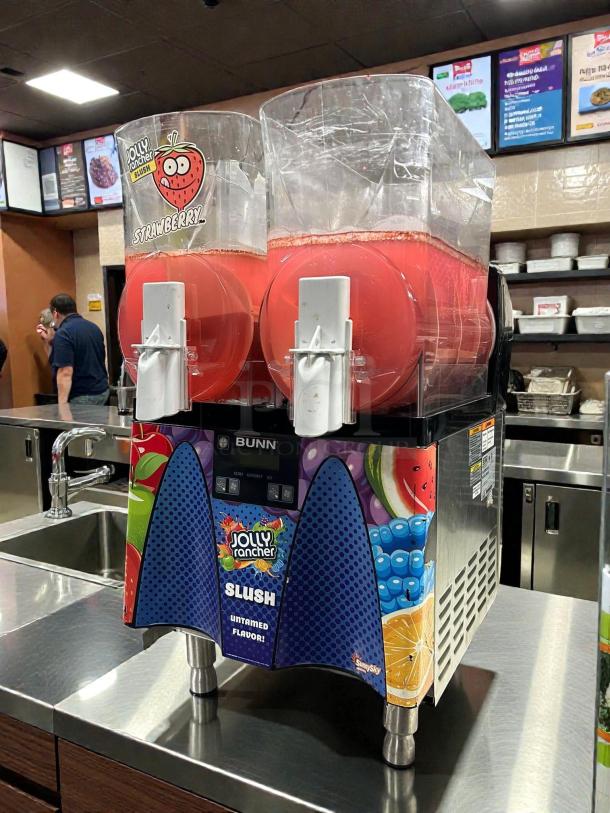 Bunn 58000.0015 ULTRA NX Frozen Drink Machine, black and stainless steel, in excellent condition, tested and working.