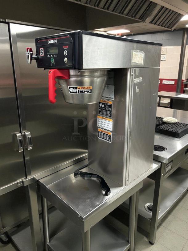 Bunn 53100.0000 ICB-DV coffee brewer, dual voltage, excellent condition, tested and working, stainless steel finish.