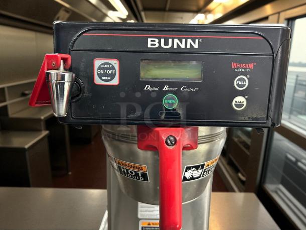 Bunn 53100.0000 ICB-DV Coffee Brewer, Dual Voltage, tested, working, great condition, digital controls, metal body.