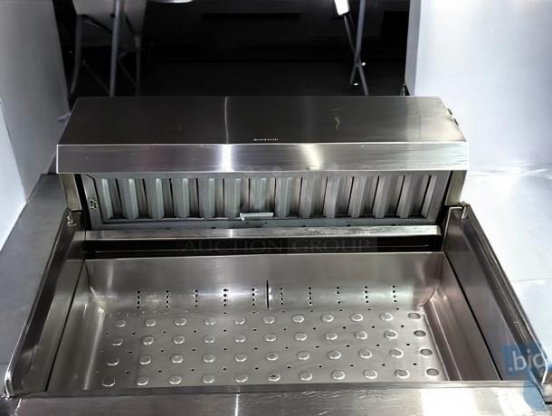 Pristine stainless steel drop-in cold well, model 810131-092023, fully tested and working, excellent condition.