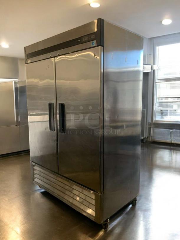 True R49-S commercial reach-in refrigerator, prime condition, stainless steel, double doors, 115V, by True Manufacturing.