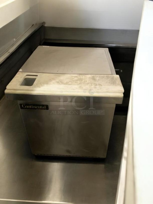 Superb condition Continental Refrigerator undercounter cooler, Model SW27N-U-DW1, stainless steel, fully tested, 115V.