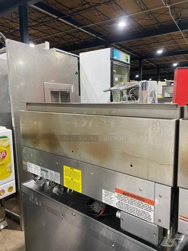 Woodstone 36" flat griddle, model WSGPL3636CT01NG, stainless steel, natural gas, side and back splashes, on legs, working condition.