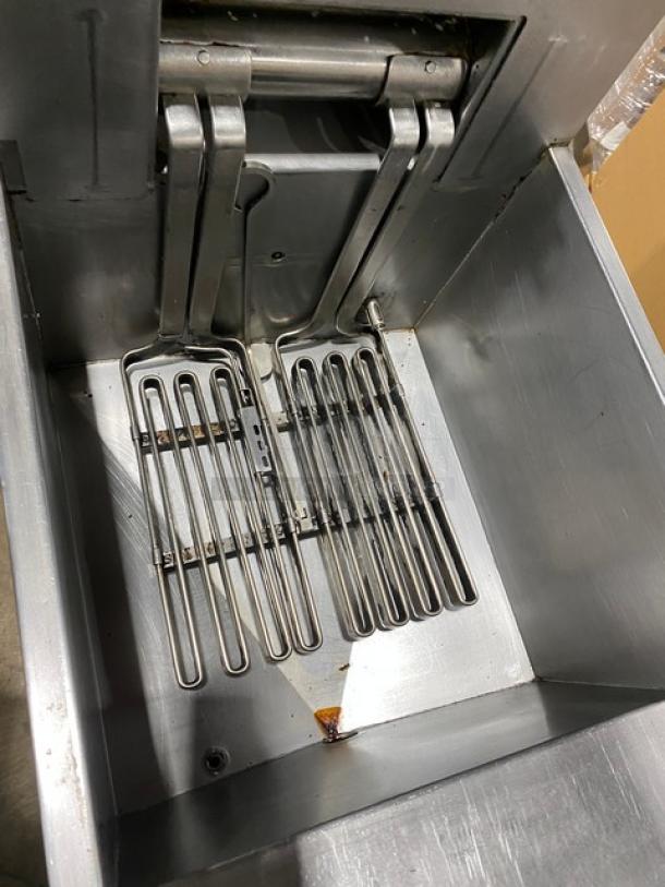 Frymaster FilterQuick electric deep fryer, Model 1FQE80U0ZQTZB17, stainless steel, with touch screen and filtration, 208V 3-phase.