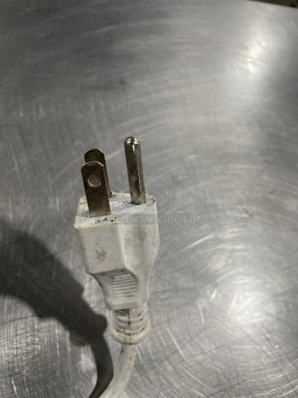 Hatco electric plug for Stainless Steel Electric Countertop Conveyor Toaster, Toast-Qwik Series. Slightly worn condition.