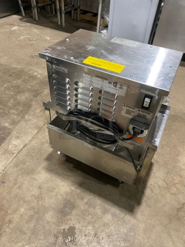 Pitco Frialator P18 portable fryer oil filter machine, 75 lb capacity, 115V 1Phase, Model P18, Serial F22EA028133.
