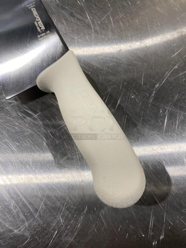 Dexter Russell Sani-Safe pizza knife, model S160-16, with stainless steel blade, white grip handle, branded handle detail.