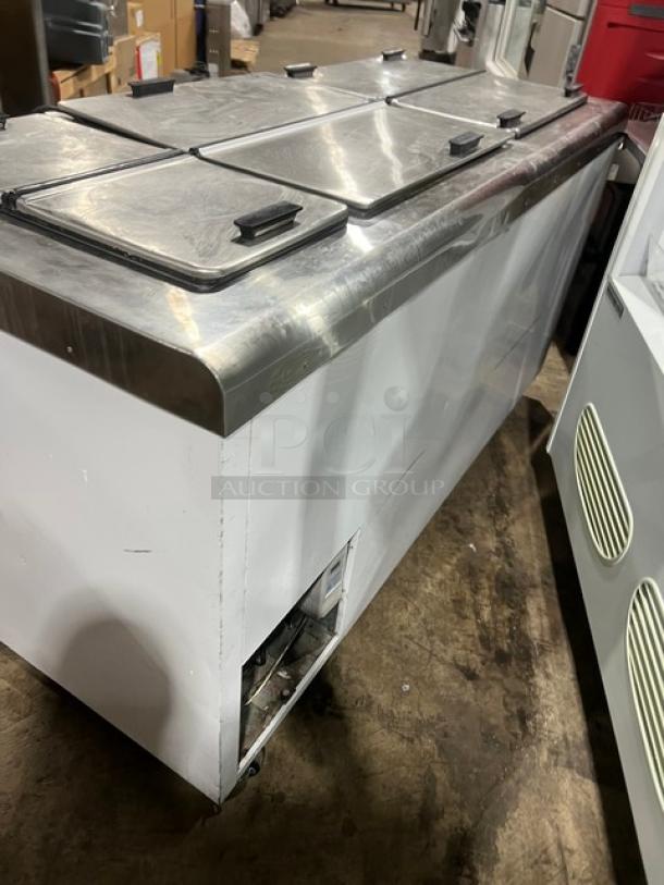 Alto Shaam Model 1200TH ice cream dipping cabinet with 6 flip top lids, on casters, 208/240V 1Phase, good condition.