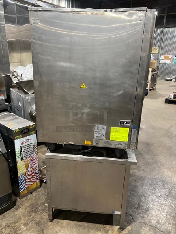 Rational SCC101G commercial gas combi oven, stainless steel, view-through door, on equipment stand, Serial G11SE070821115.
