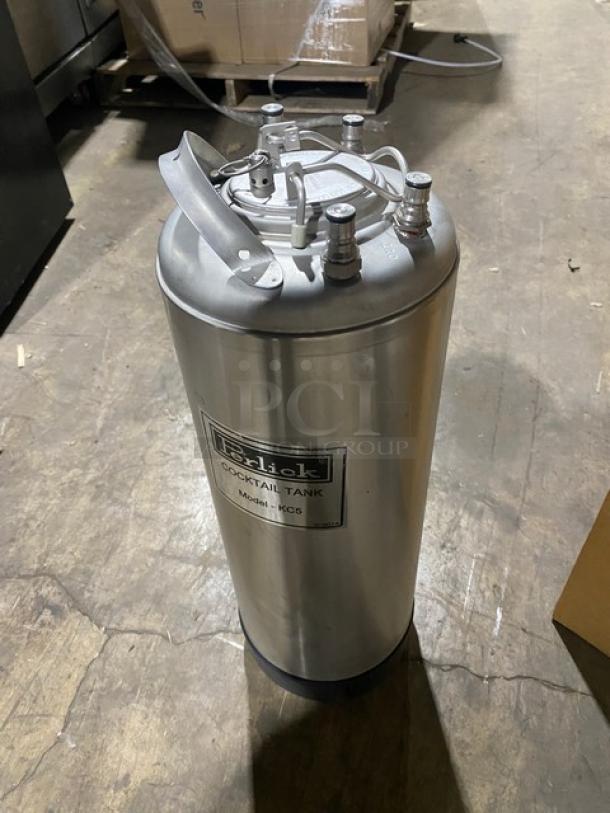 Perlick KC5 stainless steel 5-gal cocktail keg with N-2 cylinder, Aquatec pump. Excellent condition, visible Perlick label.