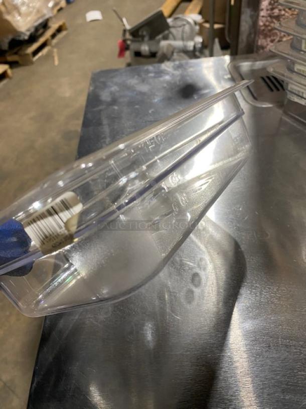 Cambro clear polycarbonate 1/4-size food pan, model 42CW135, 2.5" deep. New condition, visible barcode label.