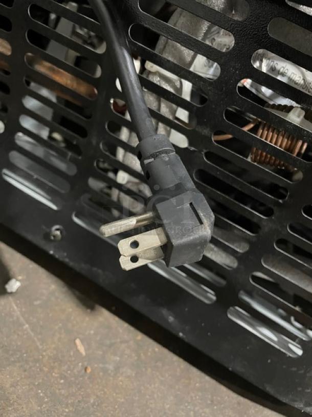 Blue Air BBB23-1B bar back cooler power cord and rear vent. 115V, 1Phase, on casters. Model serial: IWWBABB23HC0002.