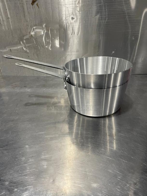 New Adcraft Hyperion 3 Series H3-TSP4 tapered saucepans, aluminum, set of two. Durable and ideal for professional kitchens.