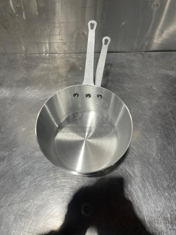 New Adcraft Hyperion 3 Series tapered saucepan, model H3-TSP4, stainless steel, riveted handle, pristine condition.