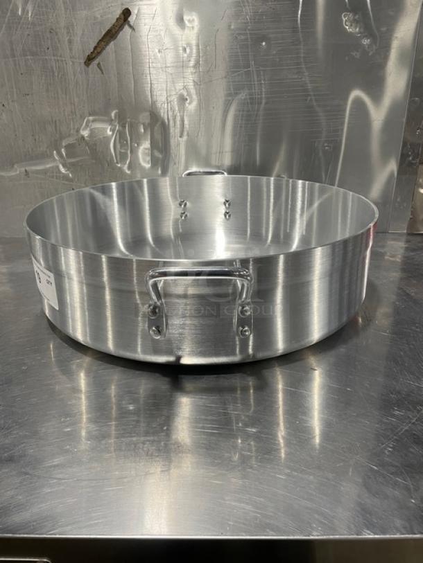 Brand new Adcraft aluminum brazier pot, model H3-BR28, 28-quart capacity, with sturdy handles.
