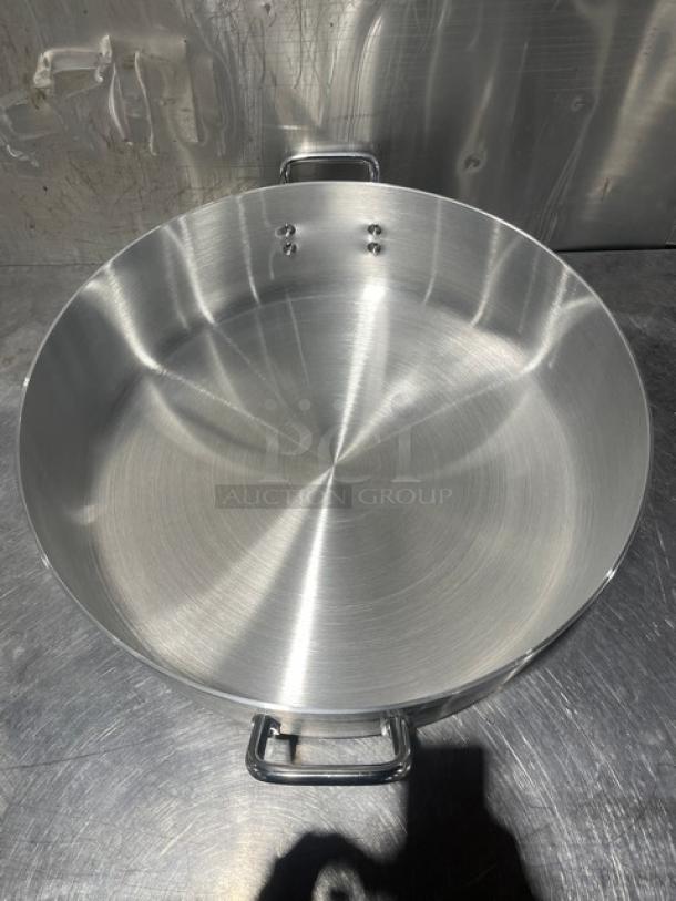 Adcraft Aluminum Brazier Pot, 28 Quart, Model H3-BR28, brand new with handles, shiny finish.