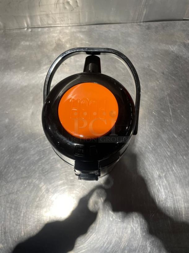 Service Ideas 2.2L air pot, model SECA22S, stainless steel with insulated liner, push button top; new condition.