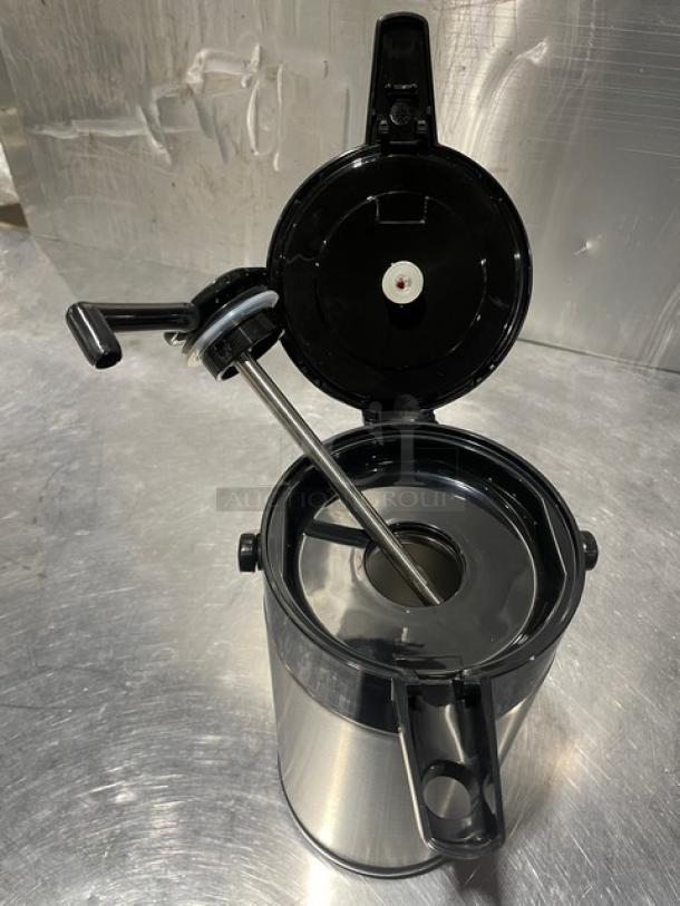 Service Ideas SECA22S 2.2L stainless steel air pot with push button lid, insulated liner, new in box, 4-6 hour retention.