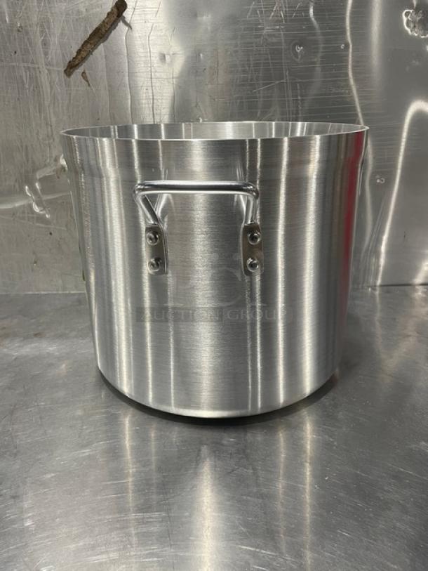 Brand new Adcraft 24 Quart Stock Pot, Hyperion 3 Series, Model H3-SP24, with sturdy handles, stainless steel.
