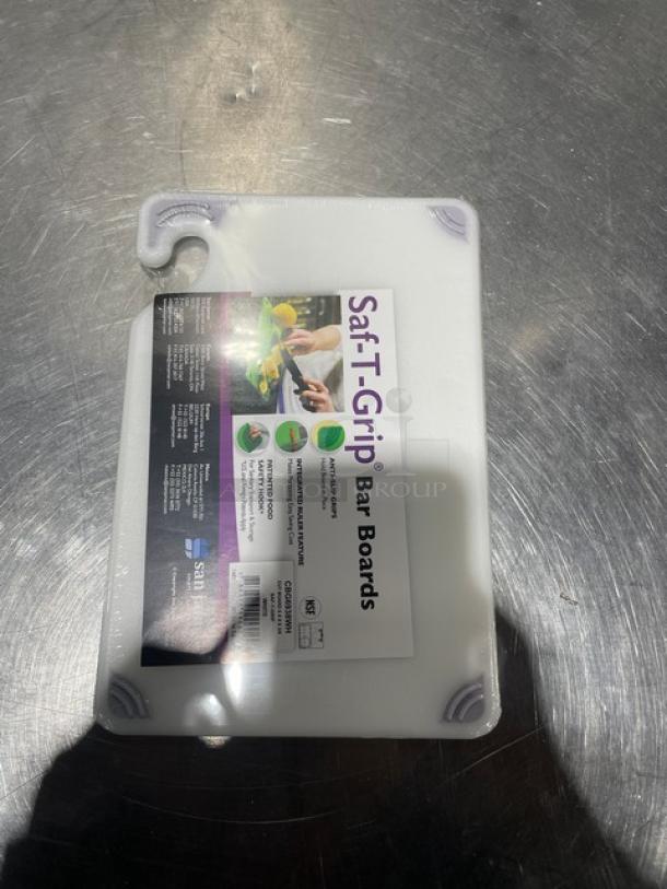 San Jamar Saf-T-Grip Bar Board, new, with integrated anti-slip grips. Features label with product details.