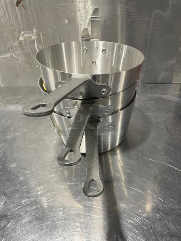 NEW Adcraft Hyperion 3 Series 7 Qt Fryer/Saucepan, Model H3-FP7, stainless steel, new condition, stackable design.