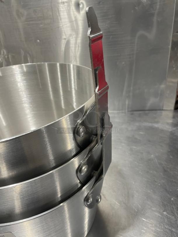 NEW Adcraft 7 Quart Fryer/Saucepan, Hyperion 3 Series, Model H3-FP7, stainless steel, new condition, sturdy handles.