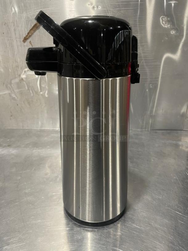 Service Ideas Eco Air Series 2.5L air pot, model ECA22S, with push-button, glass-lined interior, new condition.