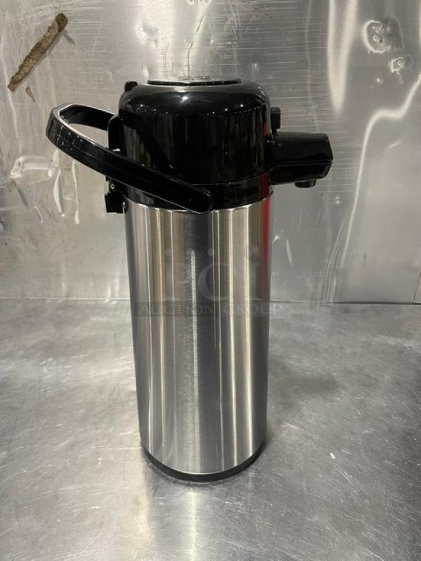 NEW Service Ideas 2.5L Push Button Air Pot, Model ECA22S, Eco Air Series, glass-lined, stainless steel, pristine condition.