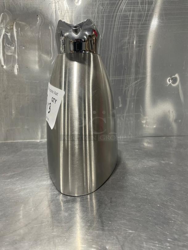 Spring 1L insulated beverage server, model 17600-5, stainless steel liner, new condition, visible label with quantity.