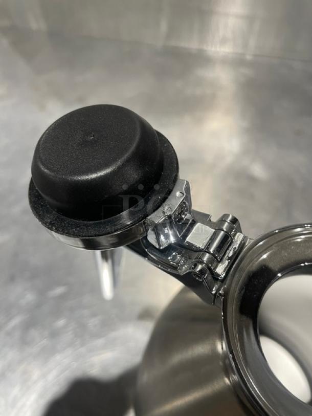 Spring Insulated 1L Beverage Server, Model 17600-5, stainless steel liner, new condition, features secure lid.