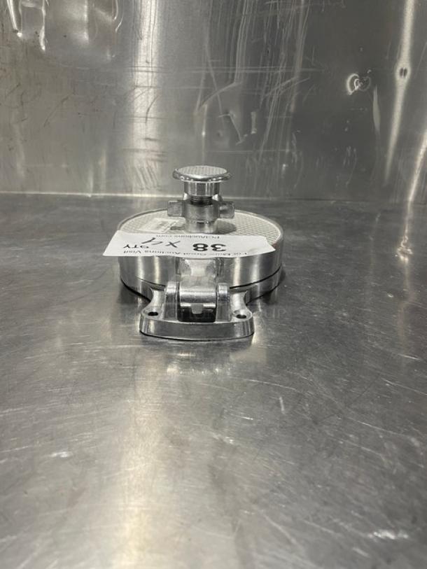 Adcraft Aluminum Hamburger Mold, Model AHM-5, new condition, with handle and press, auction tag visible.