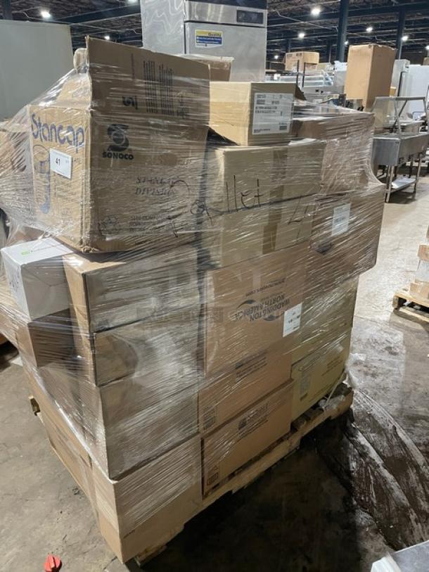 Mixed pallet of brand new commercial food containers and kitchen supplies. Includes models COX-66-BB-LG, 534555D, 10045630.