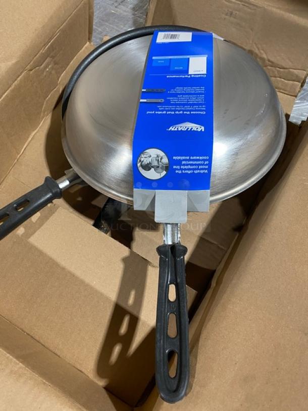 Brand new Vollrath Wear-Ever 12" aluminum fry pan, model 67932, with CeramiGuard II non-stick and TriVent silicone grip.