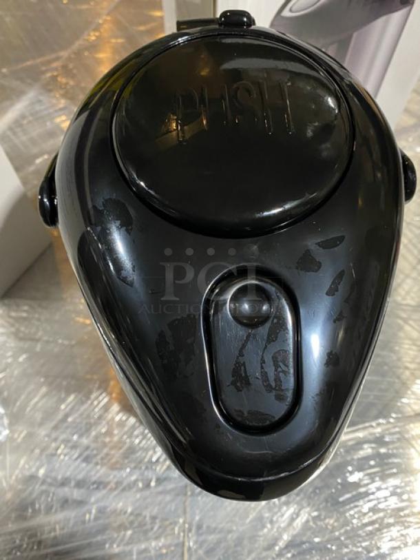 Brand new Service Ideas SSA300 stainless steel air pot, 101.4 oz. capacity, with pump lid, premium quality.