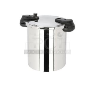 Sitram 13L Sitramax pressure cooker, new, with lid and black handles. Stainless steel, 13-liter capacity, durable design.